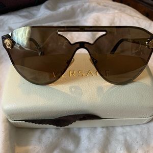 Versace sunglasses.LAST CHANCE